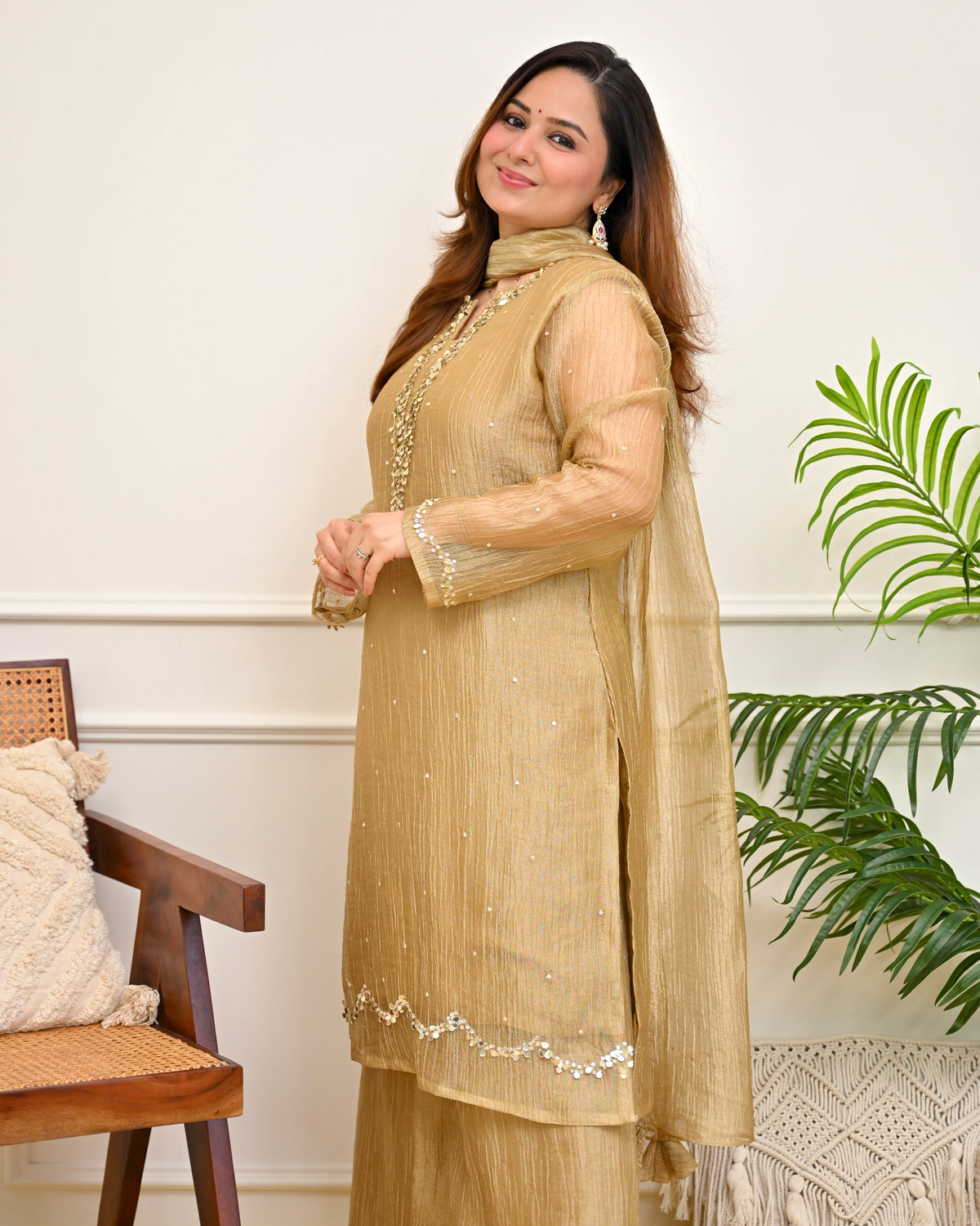 Gold Banarasi Crush Tissue Handwork Suit