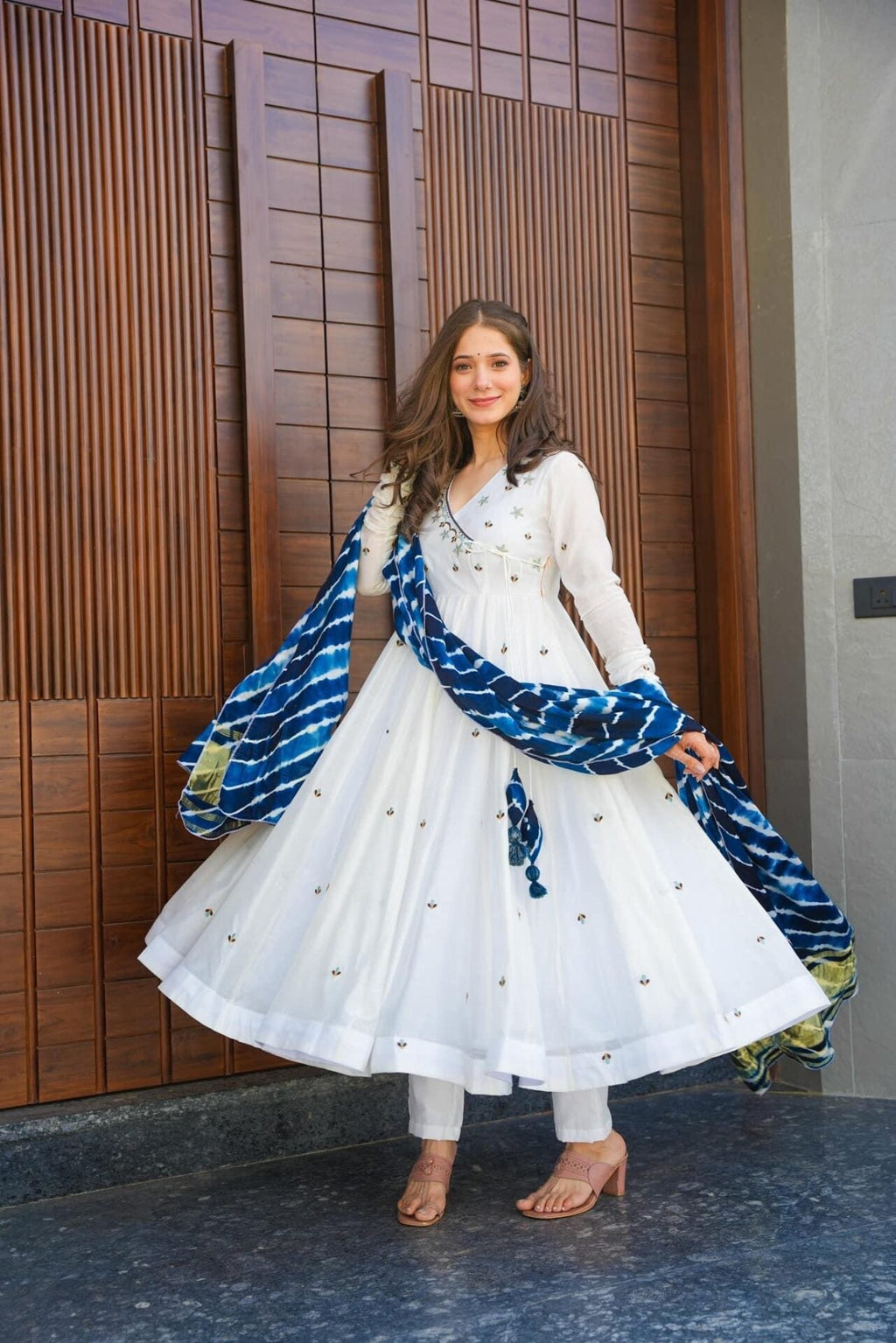 Beautiful White Anarkali Suit